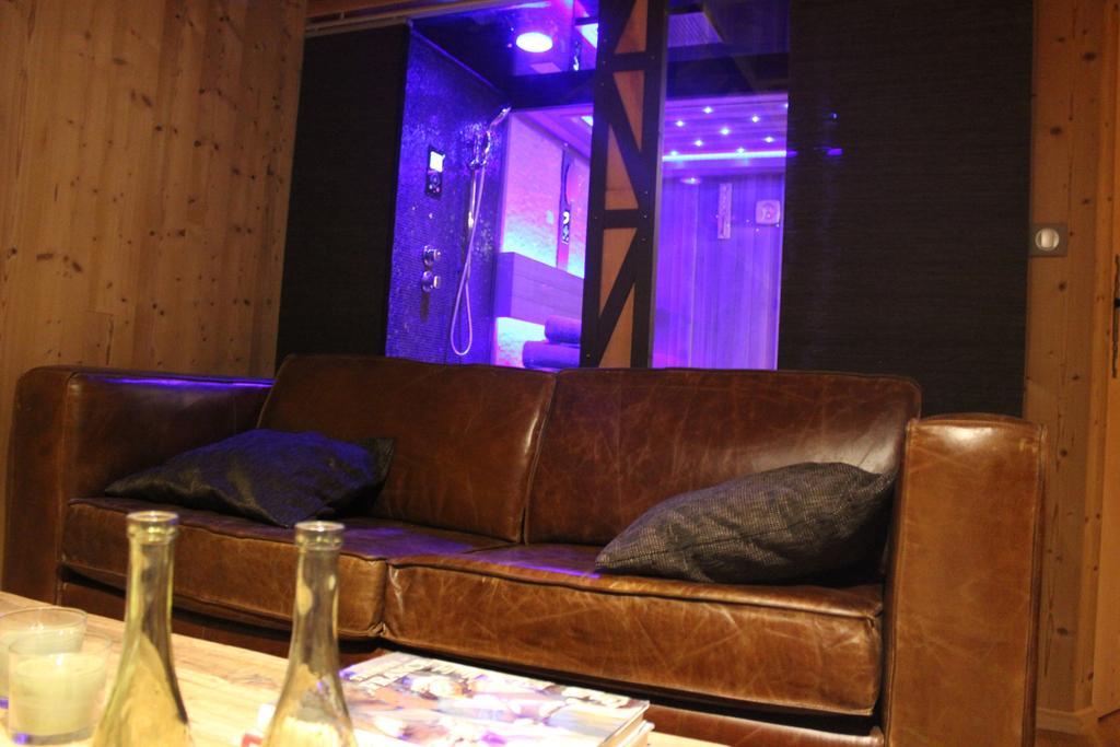 Domaine Des Grands Cedres Bed & Breakfast Cordelle Dış mekan fotoğraf