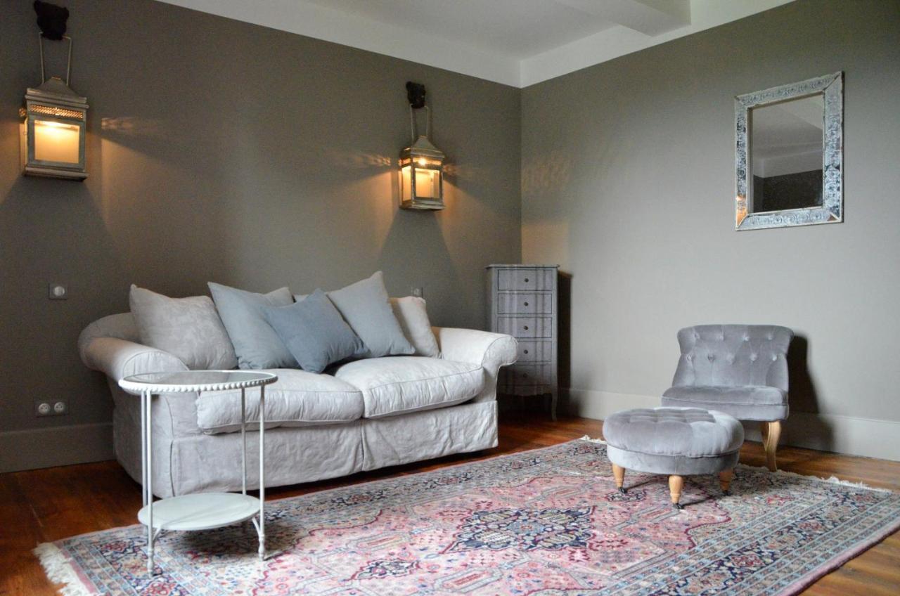 Domaine Des Grands Cedres Bed & Breakfast Cordelle Oda fotoğraf